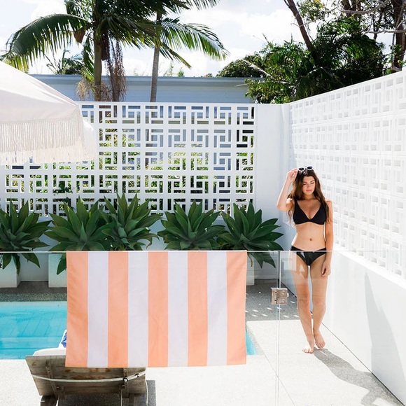 Sumoii peachy beachy beach towel - Picture 2 of 7